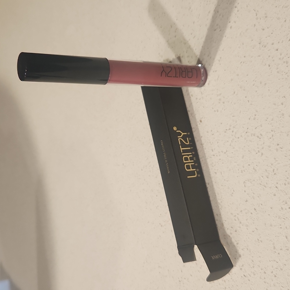 NiB Laritzy Curve lipgloss